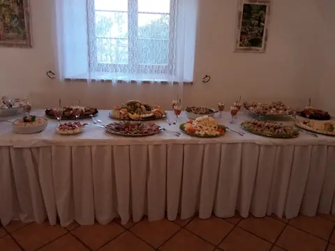 Raut a hostina