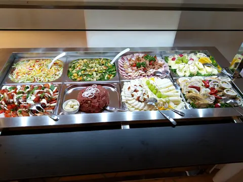 Raut a hostina