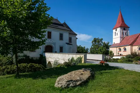 Zámek Pluhův Žďár