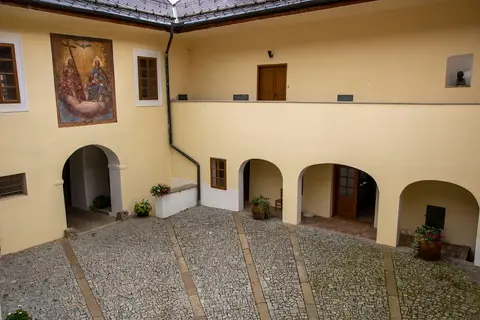 Zámek Pluhův Žďár
